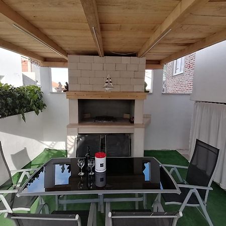 Apartments Paola Trogir Buitenkant foto