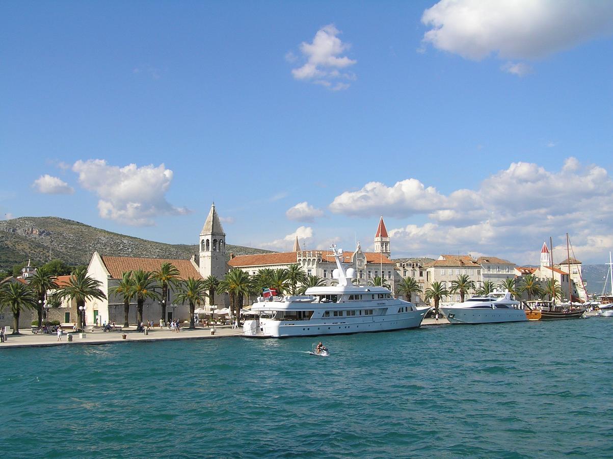 Apartments Paola Trogir Buitenkant foto